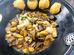 -粘豆包柴火铁锅炖