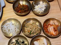 十道正宗韩国小菜-金顺韩式烤肉·网红烤肉店(广利路店)