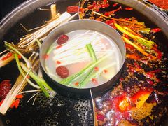 -渝涯重庆豆花老火锅(中赢国际店)
