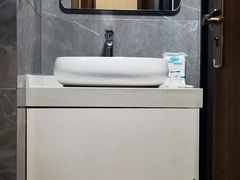 -花居酒店(苏州高教区尹山湖地铁站店)