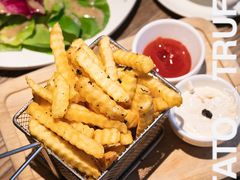 松露薯条-Common Table · Brunch & Coffee