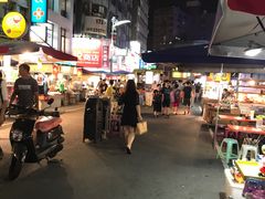 -六合夜市