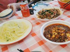-洪霞餐馆·川菜·鲜货现炒(两江春城店)