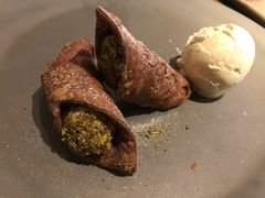 西西里卷填乳清芝士开心果-Carbon莫卡哆·意大利复古集市餐厅(杭州大厦店)