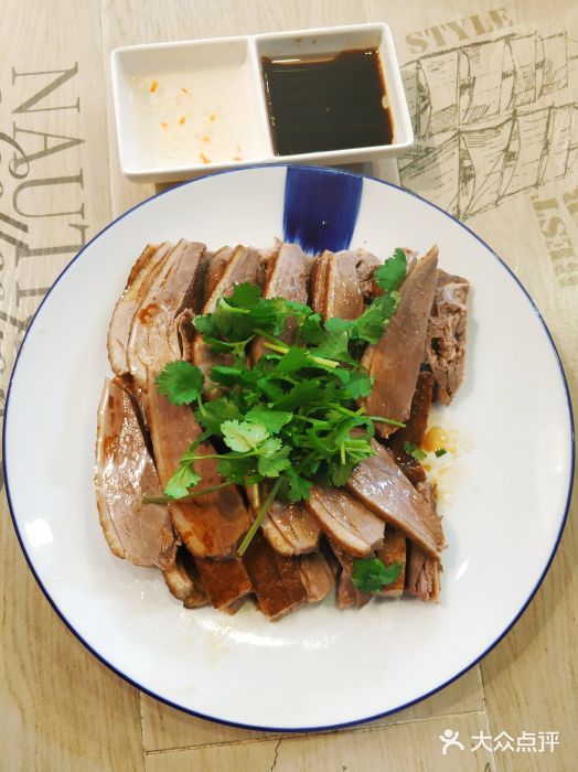 肉神潮汕卤鹅图片