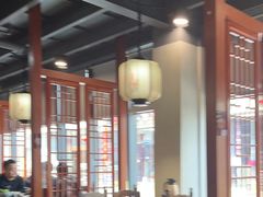 -乡土黄·鲜牛肉火锅·小龙虾(兴业街店)