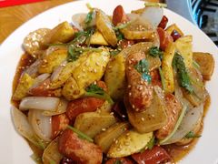 特色乱炒-枣玛露炭火烤肉脊骨锅