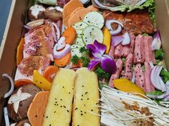 -山野的朋友露营炭火烤肉