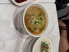 -香港新发烧腊茶餐厅(水围店)