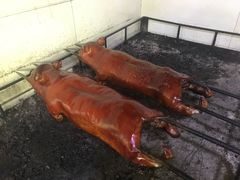 -四更周店烤乳猪