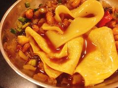 -鸿顺老铁锅美蛙鱼府(解放碑店)