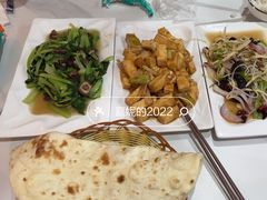 -鲁南仔·滕州炒鸡(经三路店)