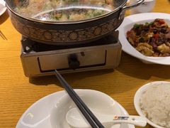 -爱碗亭·鲜炒湖南菜(壹城中心店)