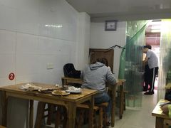 大堂-何记酿皮店(西流湾店)