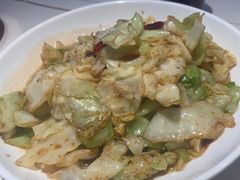 -阿瓦山寨·湘菜现炒·剁椒鱼头王(咸阳总店)