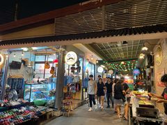 -席娜卡琳火车铁道夜市