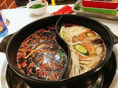 鸳鸯锅-钢管厂五区小郡肝火锅串串香(总店)