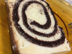 白巧克力果瑞士卷-Awfully Chocolate(来福士广场店)