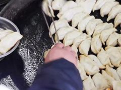 -黄阿姨锅贴大王(万航渡路店)