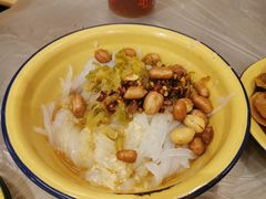 刮凉粉-东排食堂长沙小吃大排档(五一广场店)