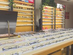 -优医视平价眼镜超市蔡司依视路折扣(小马厂店)