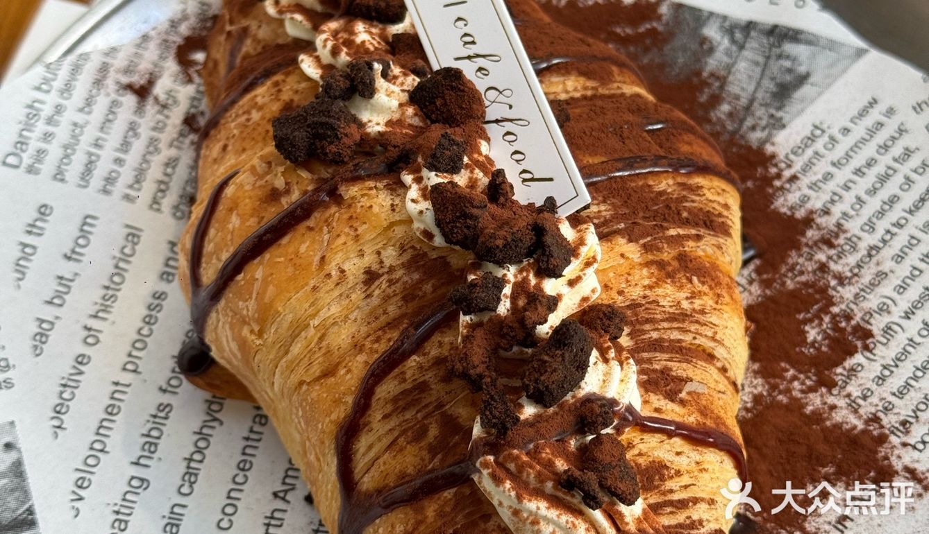 暖暖的午餐组合🙋🏻‍♂️牛肉饭一定要配一杯热红酒🙋🏻‍♂️