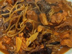 东北小鸡炖蘑菇-东北农家小院(定西路店)