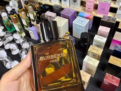 -广州周大福金融中心
