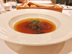 伊比利亚火腿牛肝菌法式鸡肉清汤-蝶舍·MAISON PAPILLON