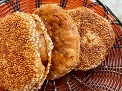 秘制烧饼-万红路羊汤烧饼店(将台路店)