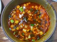 加红油锅底后的小料-青山青豆花·笑禅豆腐鱼(黄泥塝店)