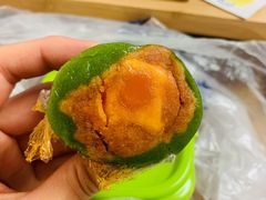 蛋黄肉松青团-许阿姨糕团店(南京总店)