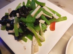 -绿茶餐厅(光谷世界城步行街店)