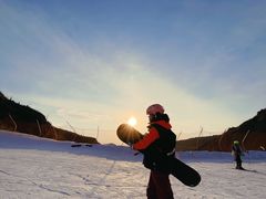 -采薇庄园四季滑雪场
