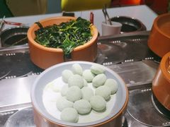 -龍歌自助小火锅(市南金茂湾店)