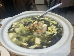 鲜紫菜海鲜豆腐煲-小船渔村•大连菜•大连焖鱼(明泽街店)