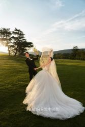 -雪中彩影婚纱摄影·微光艺术中心