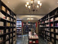 -钟书阁(松江泰晤士小镇店)