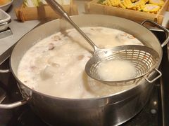 -尚尚仙·酸汤猪手·猪肚鸡火锅(华联万柳购物中心店)