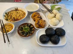 -李与白包子铺(桐梓林店)