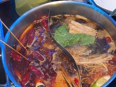 -唯爱KTV聚会餐厅(仙林东城汇店)