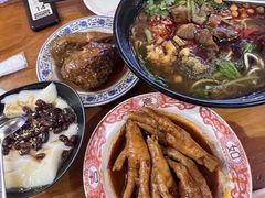 -爆炸头阿姨小四川正宗川味小吃(无任何分店)