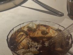 -茅草房·河畔园林火锅