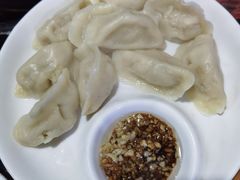 -果松木炭酸菜铜火锅·外婆参鸡汤