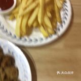 免费吃炸鸡了。