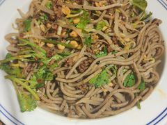 特色杂粮拌面-聚合鑫东北熏酱熟食麻辣面(长阳店)