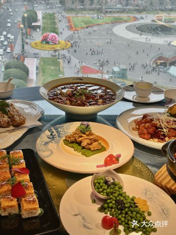 在天府广场楼上吃饭这个景色是真的好️