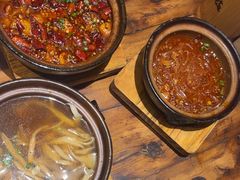 -有红鸡毛店·砂锅菜(抚琴夜市店)
