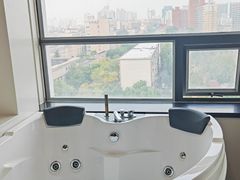 -喜鹊愉家酒店(郑州曼哈顿博览中心地铁站店)