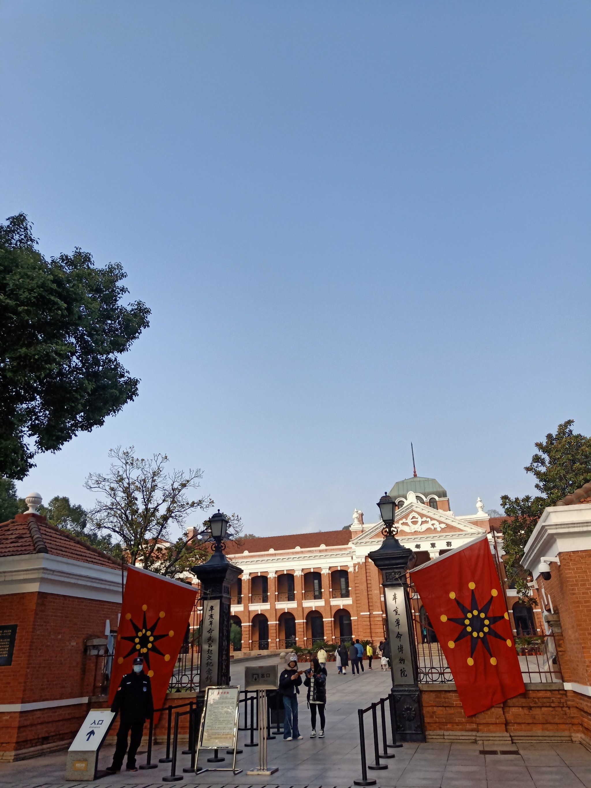 黄鹤楼下红楼